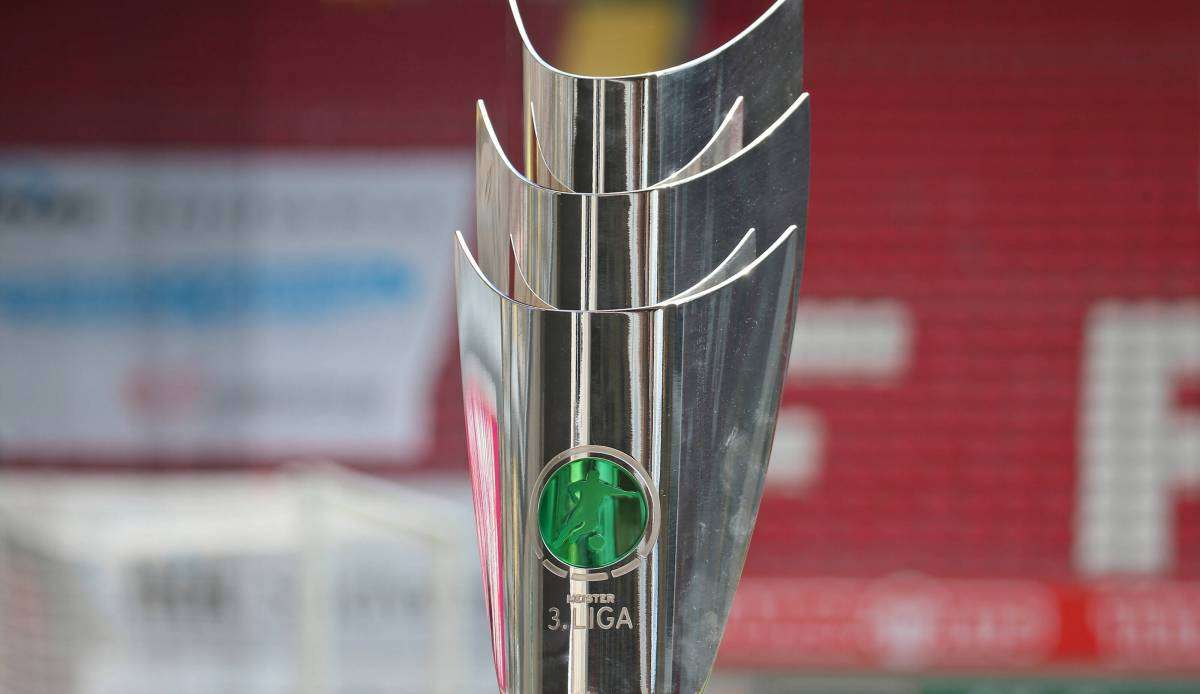Der Meisterpokal der 3. Liga.