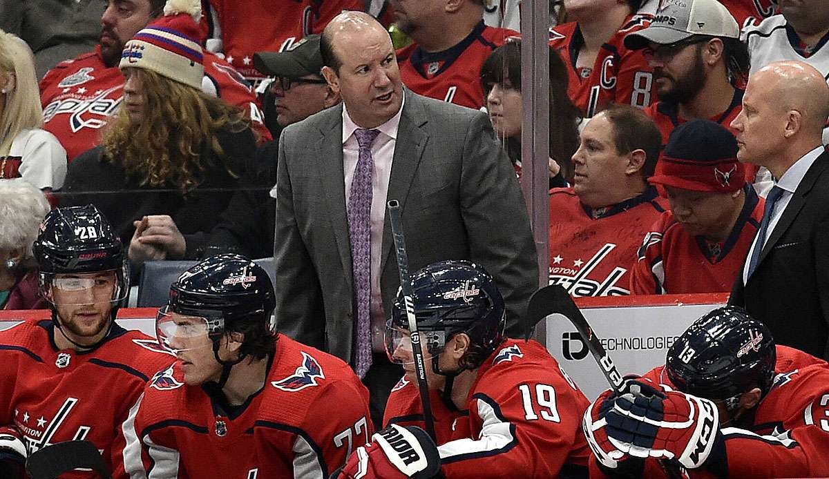 Die Washington Capitals haben sich drei Tage nach dem Aus in der ersten Playoff-Runde in der NHL von Cheftrainer Todd Reirden getrennt.