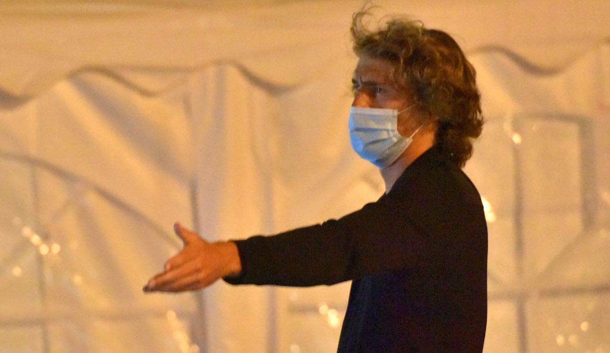Alexander Zverev hat sich für sein Verhalten in der Corona-Pandemie entschuldigt.