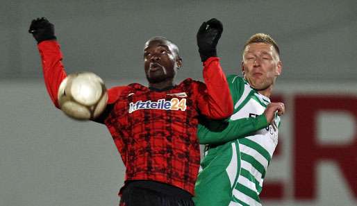 Christian Rahn (r.) hat seinen Vertrag bei Greuther Fürth bis 2011 verlängert