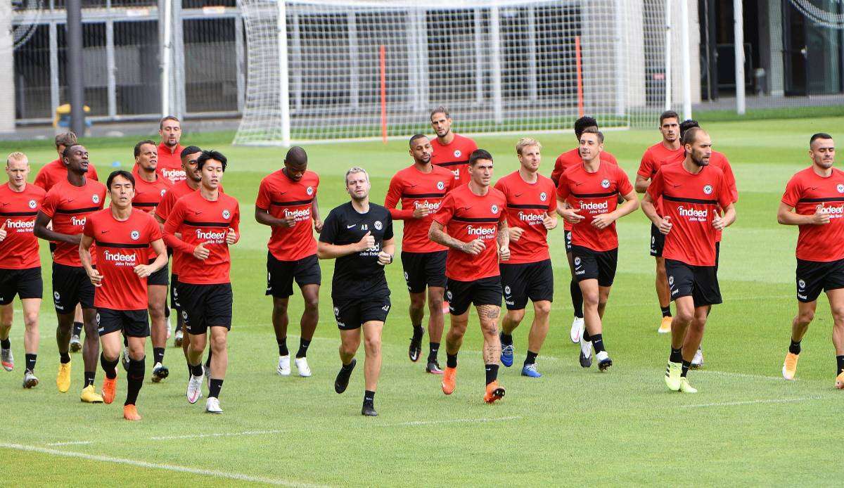 Eintracht Frankfurt misst sich heute im Testspiel an Ajax Amsterdam.