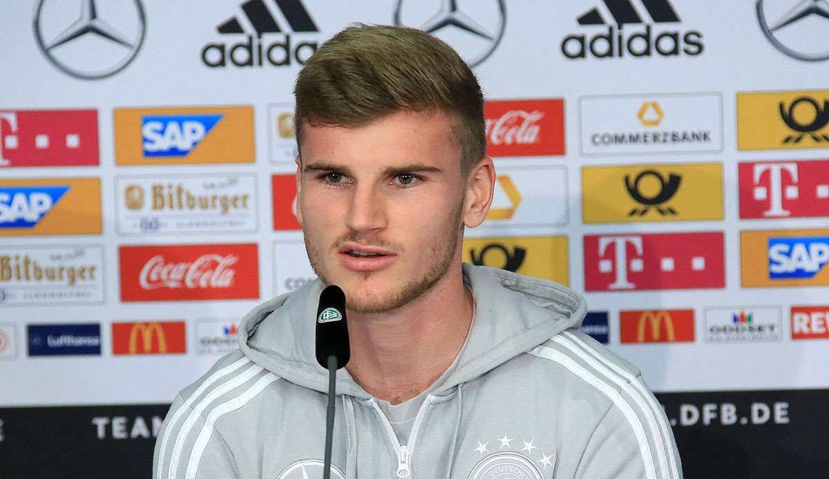 Timo Werner stellt sich am Dienstag den Fragen der Journalisten.