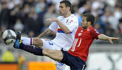 Yohan Cabaye (r.) und der OSC Lille trotzen Lyon einen Punkt ab