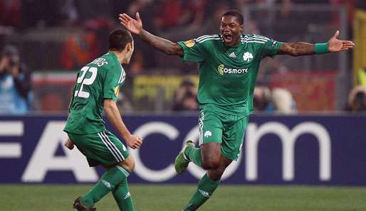 Djibril Cisse (r.), seit 2009 in Athen, erzielte die Führung für Panathinaikos