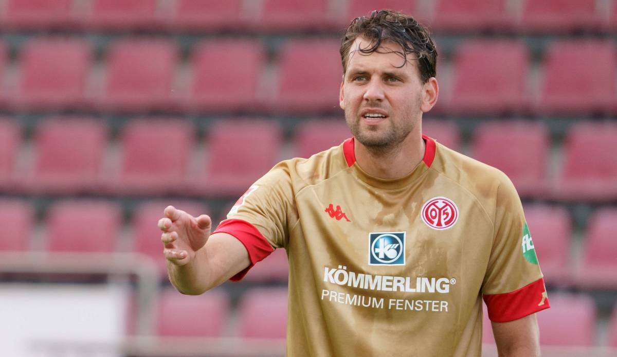 Adam Szalai soll sich einen neuen Verein suchen.