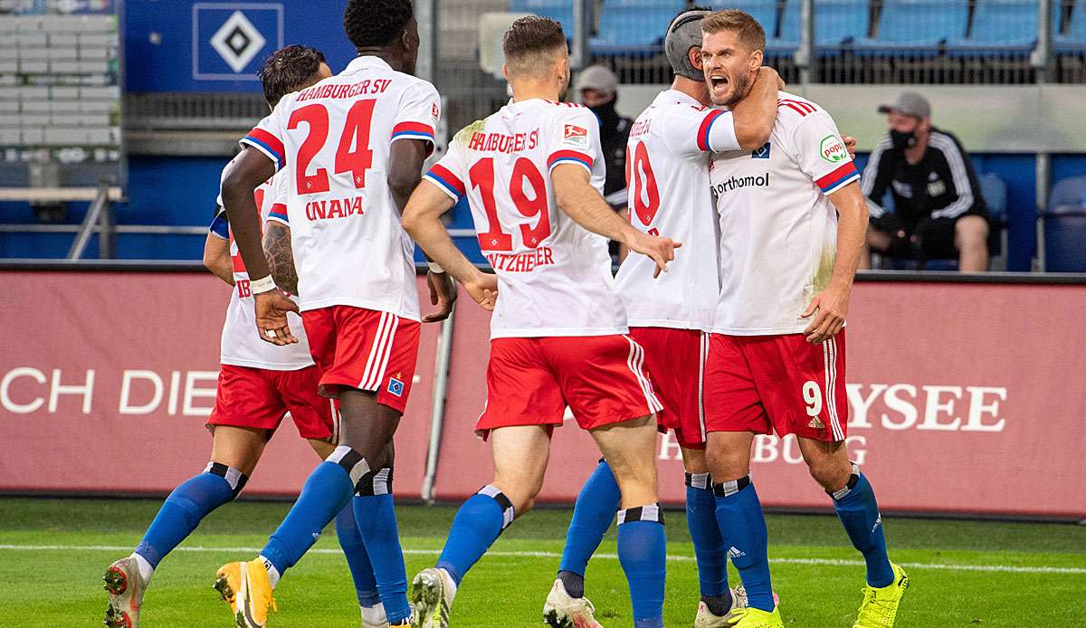 Am 1. Spieltag setzte sich der HSV gegen Düsseldorf durch.