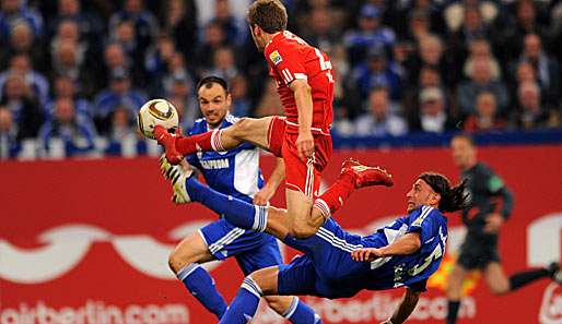 Bayern München und Schalke 04 sind die beiden verbliebenen Titelanwärter der Bundesliga