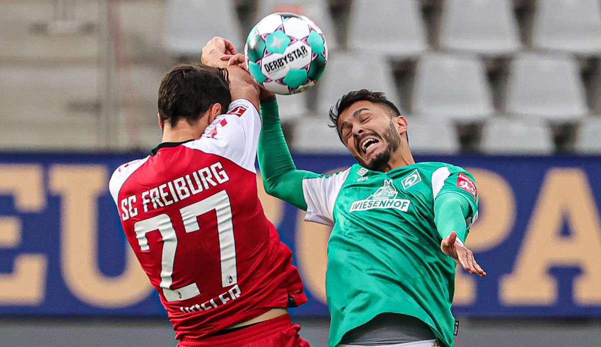 Nicolas Hoefler (l.) und Leonardo Bittencourt Hand in Hand im Kopfballduell.