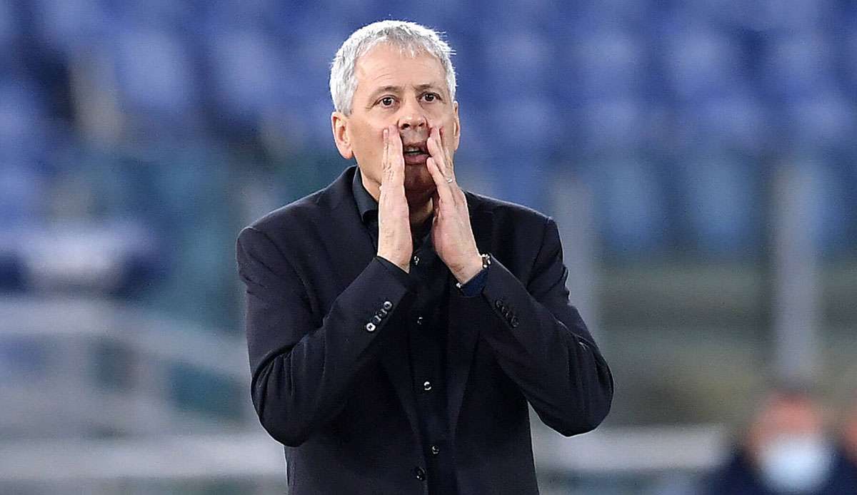 Lucien Favre war nach der 1:3-Pleite des BVB in Rom sichtlich bedient.