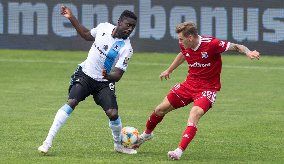 Die Münchner Löwen sind bei der SpVgg Unterhaching zu Gast.