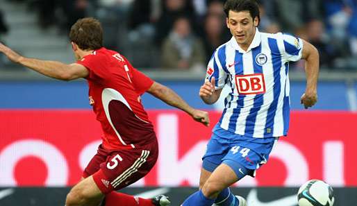 Gojko Kacar (r.) erzielte bisher zehn Tore in 61 Bundesligaspielen