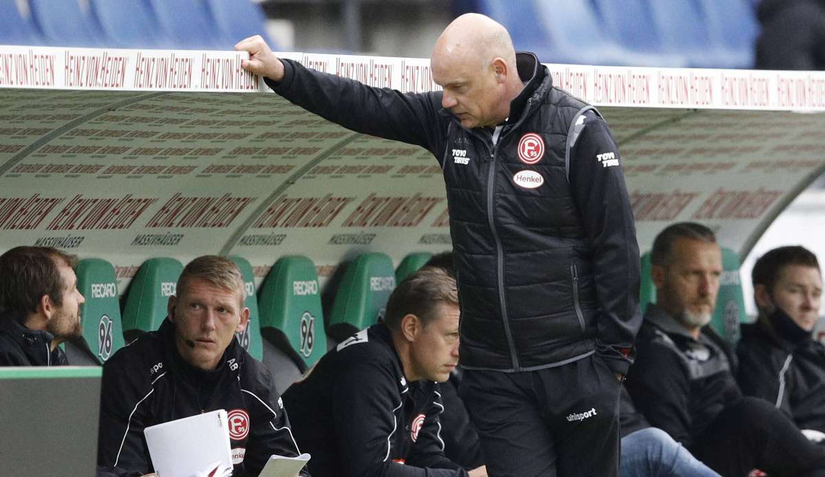 Ein Spieler aus dem Team von Fortuna--Trainer Uwe Rösler hat sich mit dem Coronavirus infiziert.