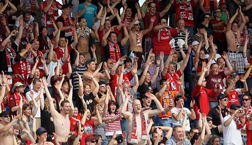 Die mitgereisten Lautern-Fans feierten das Tor von Cidimar