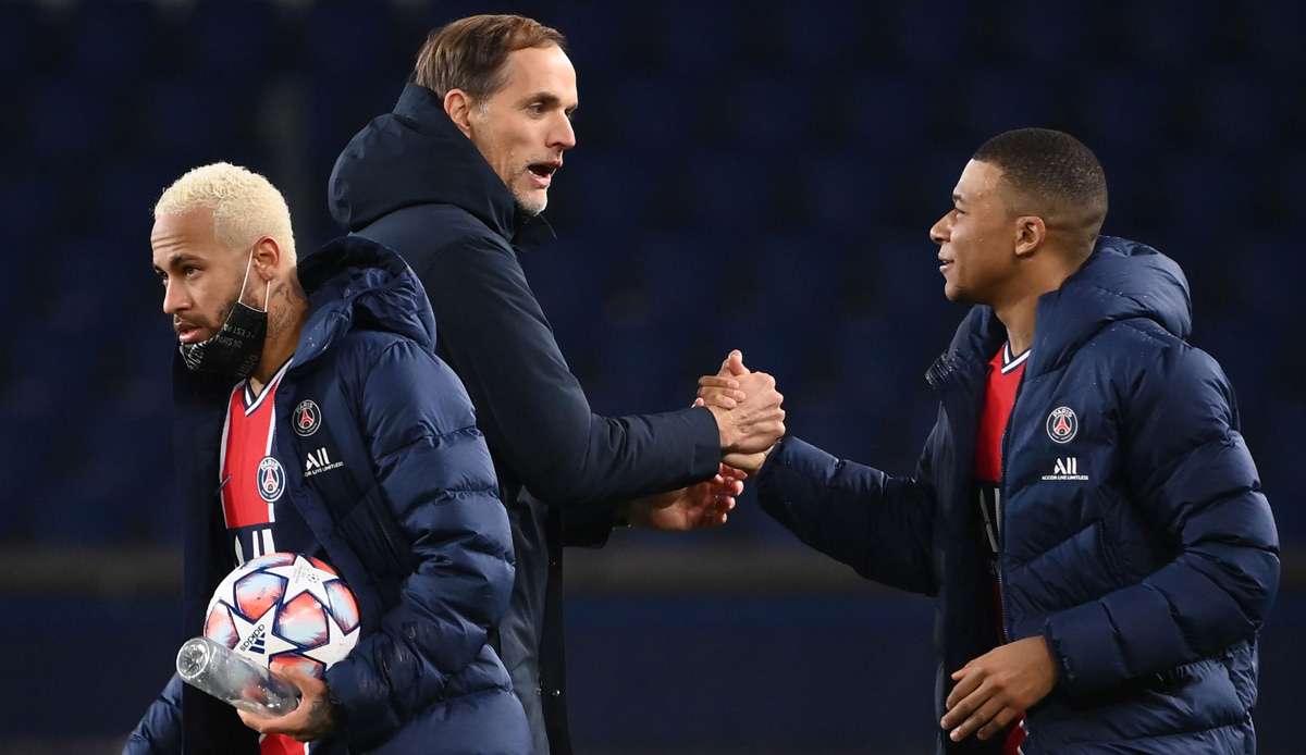 Thomas Tuchel (M.) mit seinen Superstars Neymar und Kylian Mbappe.