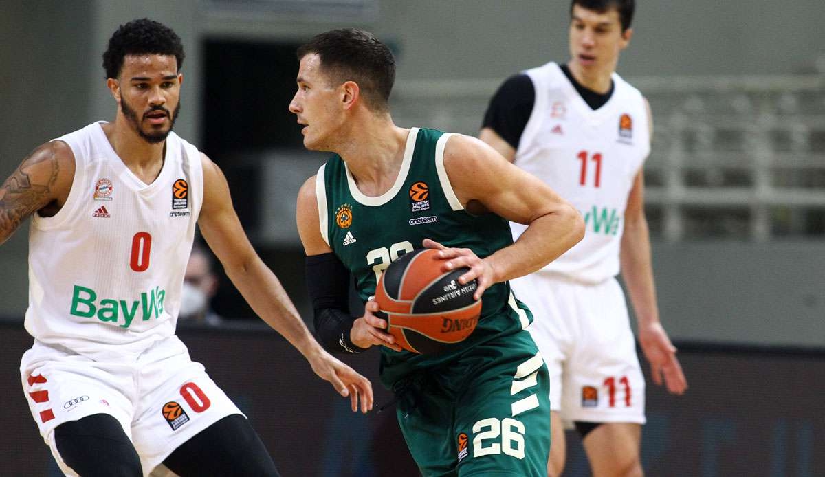 Nemanja Nedovic (r.) war beim Sieger mit 17 Punkten der beste Scorer.
