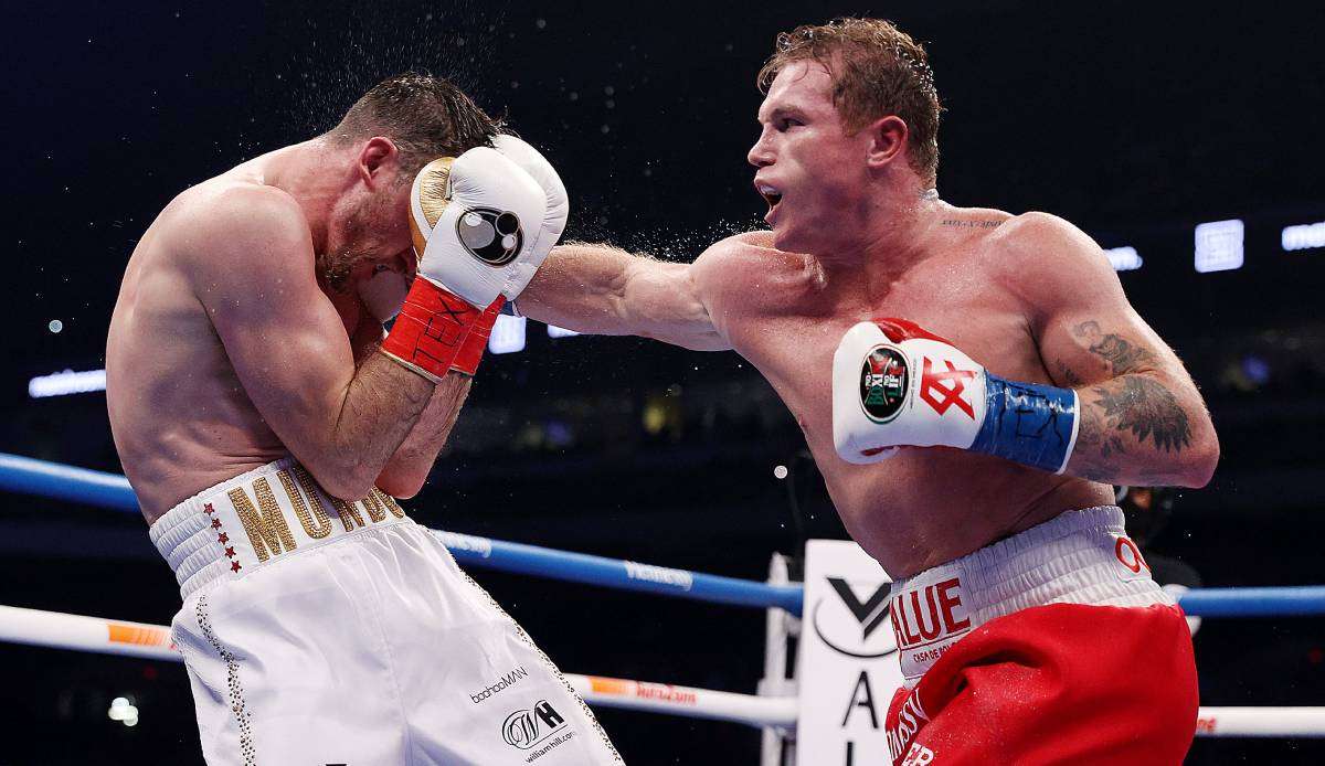 Canelo Alvarez bezwang Callum Smith.