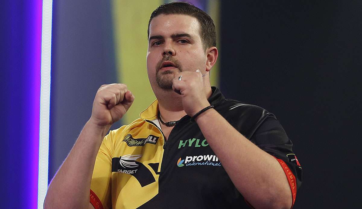 Gabriel Clemens steht bei der Darts-WM im Achtelfinale.