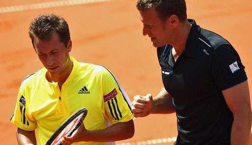 Philipp Kohlschreiber (li.) und Patrick Kühnen droht im Davis-Cup ein Auswärtsspiel