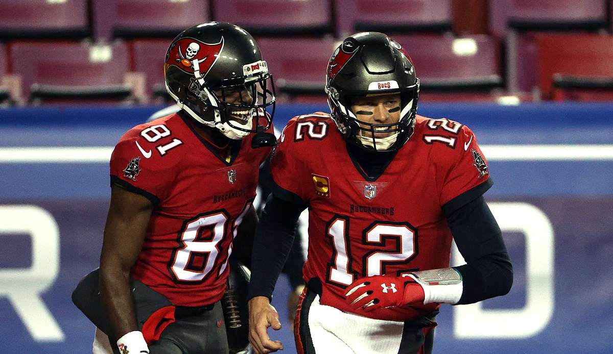 Die Tampa Bay Buccaneers um Star-Quarterback Tom Brady müssen im Halbfinale der Play-offs in der NFL auf Receiver Antonio Brown verzichten.
