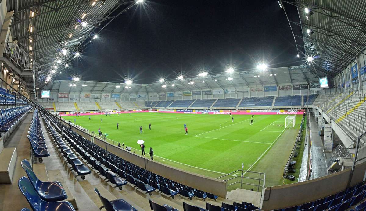 Das Spiel der 2. Bundesliga zwischen dem SC Paderborn und dem 1. FC Heidenheim, das um 13.30 Uhr am Sonntag angepfiffen werden sollte, ist nach einer Platzbegehung abgesagt worden.