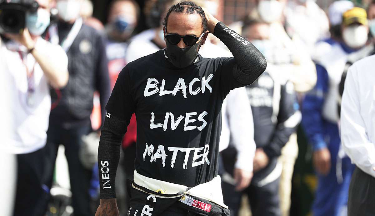 Lewis Hamilton hat um ein Jahr bei Mercedes verlängert.