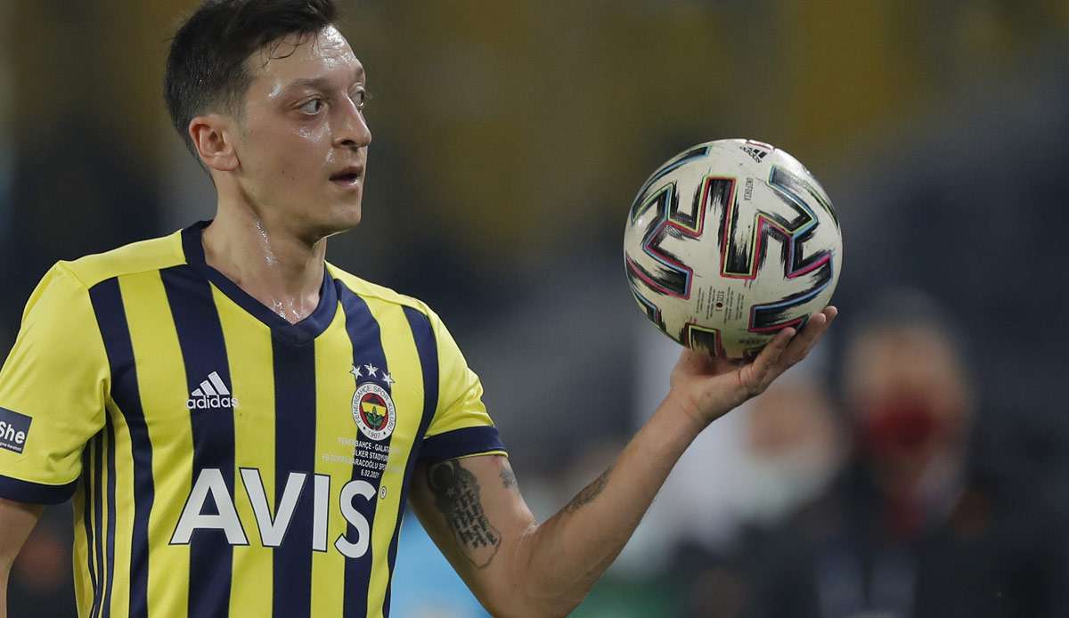 Mesut Özil spielt bei Fenerbahce.