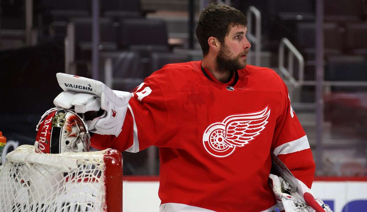 Nationaltorhüter Thomas Greiss hat in der NHL mit den Detroit Red Wings einen Abend zum Vergessen erlebt.