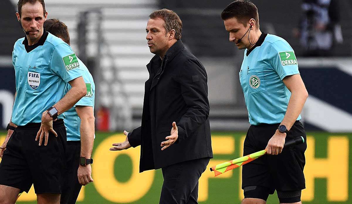 Hatte den Kaffe auf in Frankfurt: Bayern-Trainer Hansi Flick.