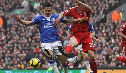 Tim Cahill (l.) bestitt bisher 37 Ländespiele für Australien und schoss 19 Tore