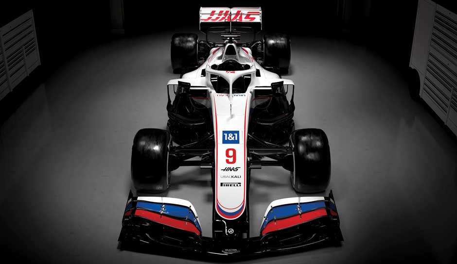 HAAS präsentierte den VF-21. Allzu viel dürfte sich an dem Auto der US-Amerikaner nicht geändert haben - mit einer klaren Ausnahme: Dem Farbdesign. Hass geht in der kommenden Saison komplett in Russland-Farben an den Start.