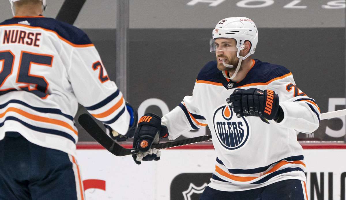 Superstar Leon Draisaitl und Rookie Tim Stützle haben zwar erneut Scorerpunkte verbucht, mit ihren Teams in der NHL aber knappe Niederlagen einstecken müssen.