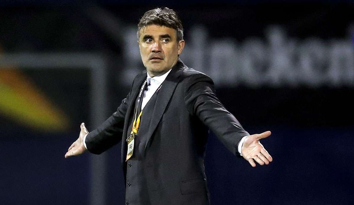 Der frühere Bundesliga-Profi Zoran Mamic ist am Montag zu einer Haftstrafe von vier Jahren und acht Monaten verurteilt worden und trat mit sofortiger Wirkung als Trainer des kroatischen Top-Klubs Dinamo Zagreb zurück.