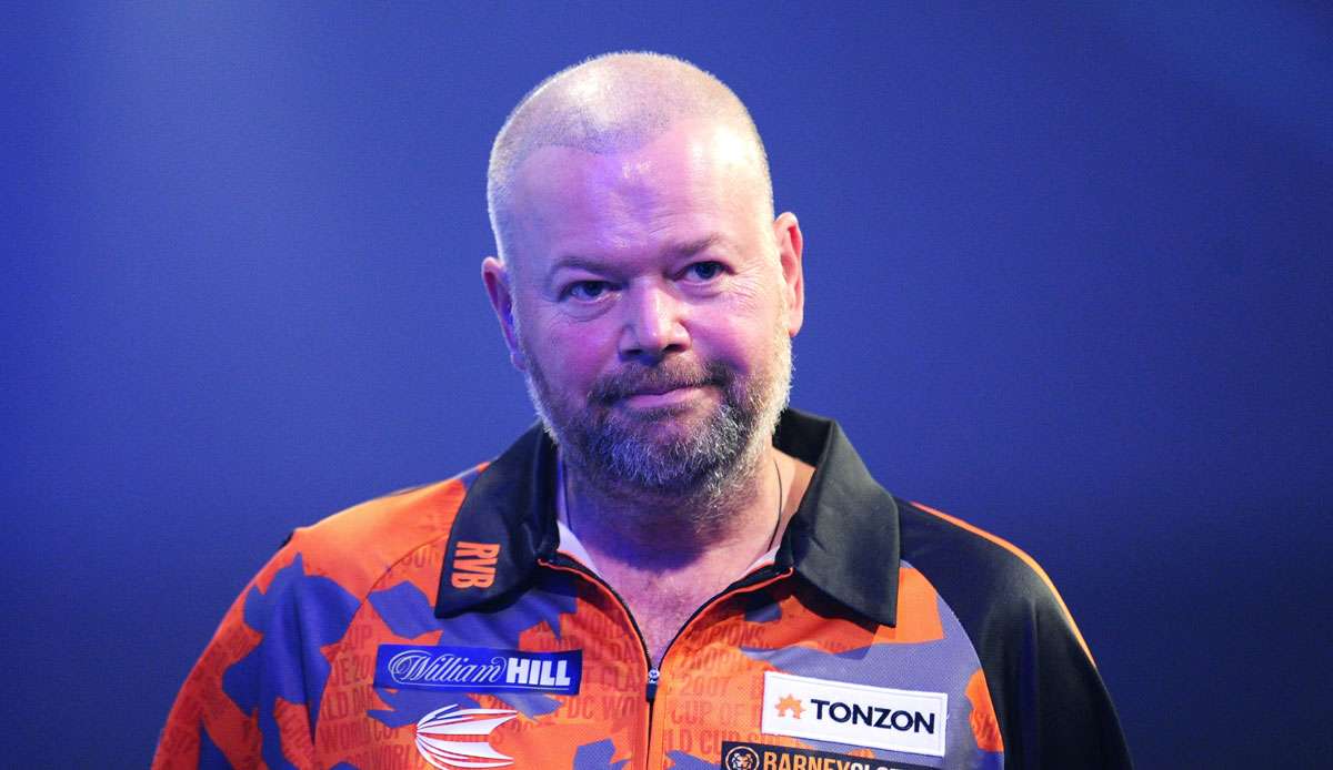 Raymond van Barneveld brach nach der Niederlage gegen Ryan Searle zusammen.