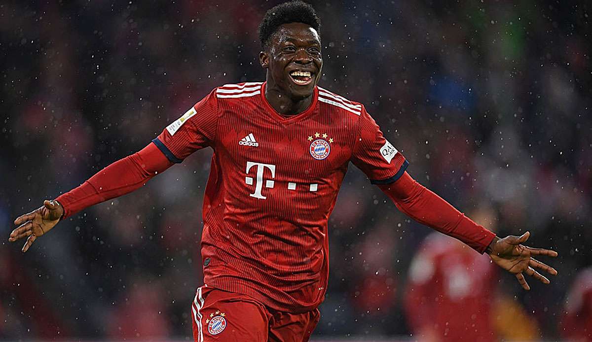 Alphonso Davies fehlt dem FC Bayern nach seiner Roten Karte gegen Stuttgart zwei Spiele gesperrt.