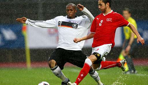 Savio Nsereko (l.) wurde mit der U 19 Europameister und wurde zum besten Spieler gewählt