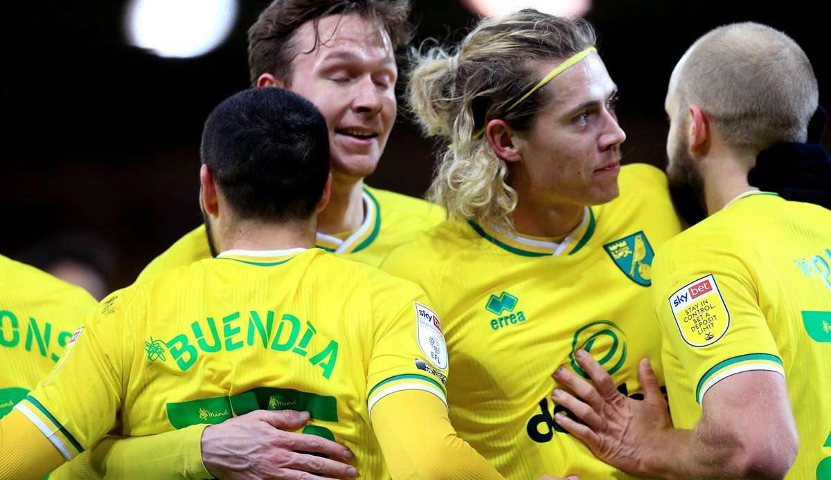 Teammanager Daniel Farke steht mit Norwich City nach dem höchsten Sieg der Klubgeschichte seit fast 70 Jahren kurz vor der Rückkehr in die englische Premier League.