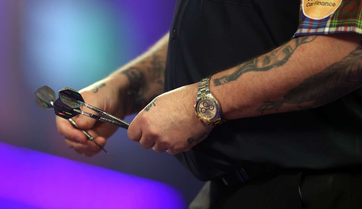 Heute sind neben Gary Anderson auch Michael van Gerwen bei der Premier League of Darts am Start.