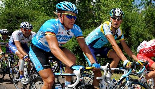 Gerald Ciolek (l.) sprintete bei der dritten Etappe als erster ins Ziel