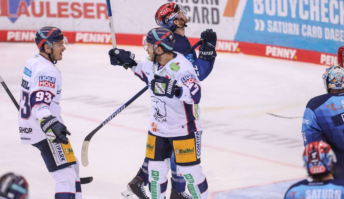 Die Eisbären Berlin siegen gegen Ingolstadt.