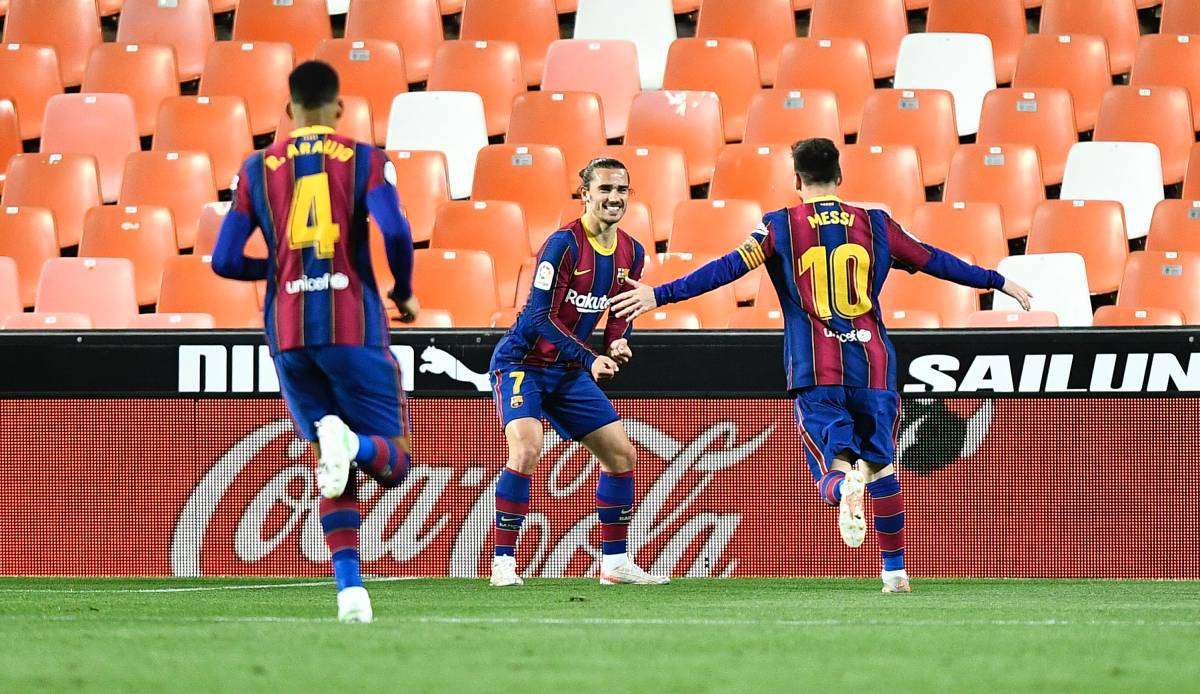 Lionel Messi und der FC Barcelona gewannen in Valencia.