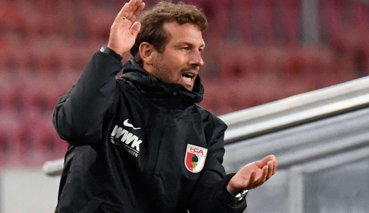 Markus Weinzierl hat den Abstiegskampf mit dem FC Augsburg noch nicht aufgegeben.