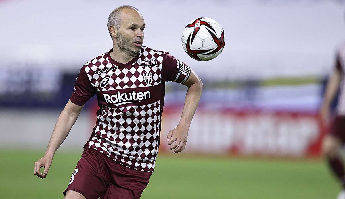 Iniesta bleibt Kobe zwei weitere Jahre treu.