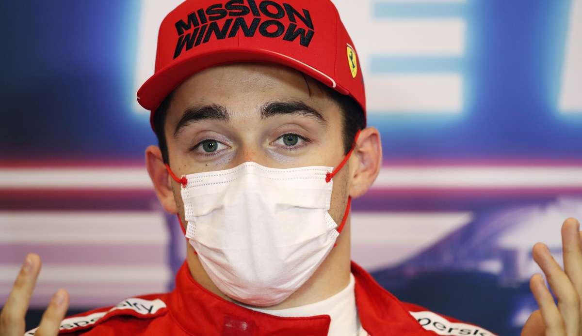 Charles Leclerc behält trotz seines Unfalls am Ende des Qualifyings die Pole Position bei seinem Formel-1-Heimrennen in Monaco.