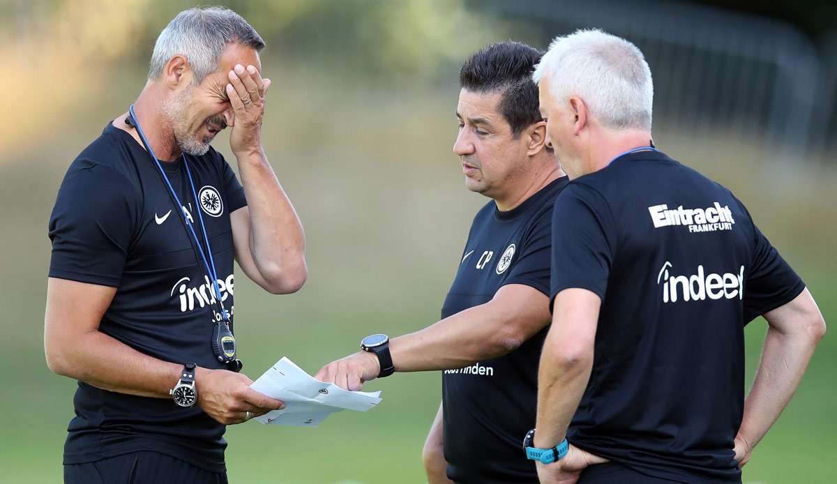 Trainer Adi Hütter (l.) mit den Assistenten Christian Peintinger und Armin Reutershahn.