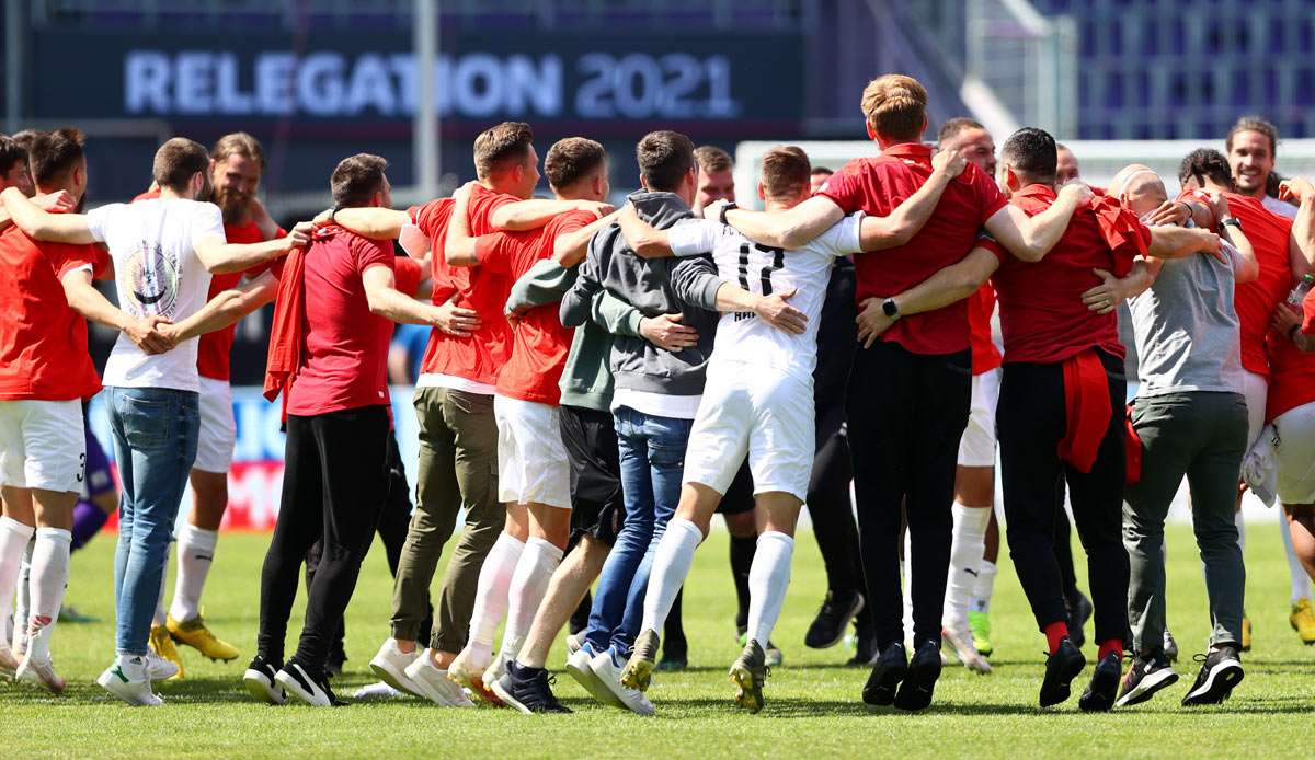 Der FC Ingolstadt folgt Dynamo Dresden und Hansa Rostock in die 2. Liga.