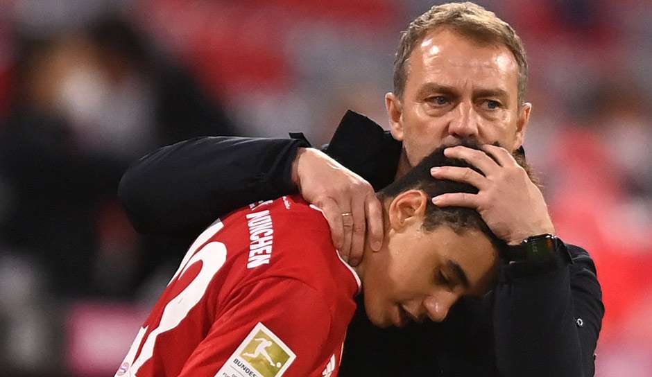 Jamal Musiala und Bayern-Coach Hansi Flick.