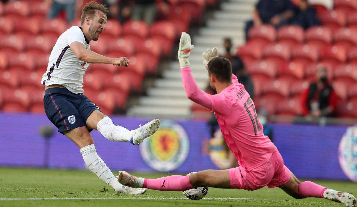 Harry Kane (l.) trifft heute mit England auf Kroatien.