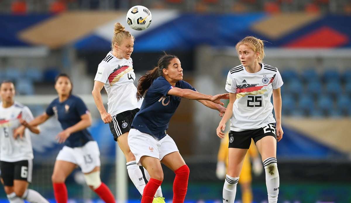 Jogis Jungs sollten es besser machen als die Mädels: Fünf Tage vor dem EM-Auftakt der Männer gegen Frankreich haben die deutschen Fußballerinnen das Prestigeduell bei "Les Bleues" 0:1 (0:1) verloren.