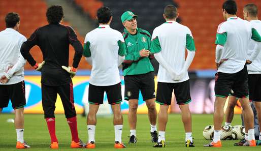 Javier Aguirre (M.) trainierte in der Primera Division Atletico Madrid und CA Osasuna