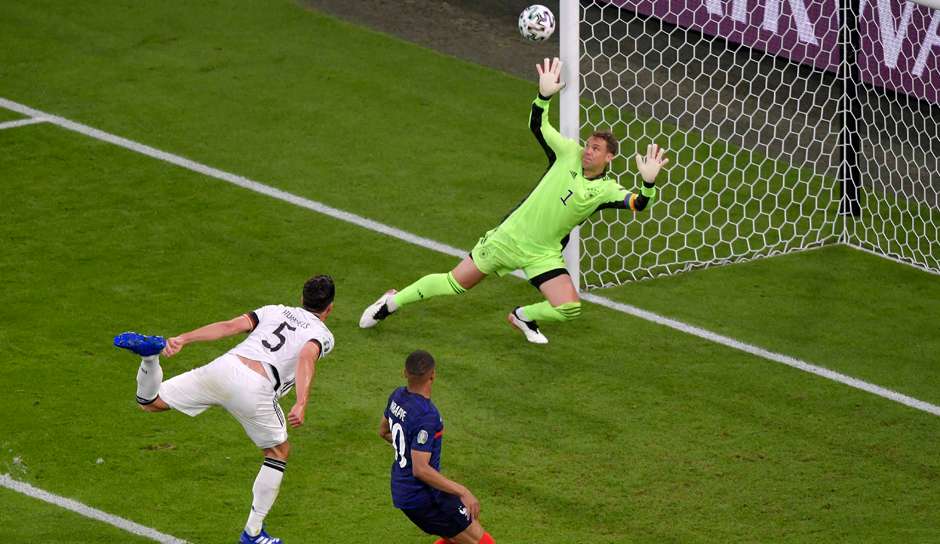 Das Eigentor von Mats Hummels im EM-Gruppenspiel gegen Frankreich war erst das zweite eines deutschen Spielers bei einem großen Turnier.